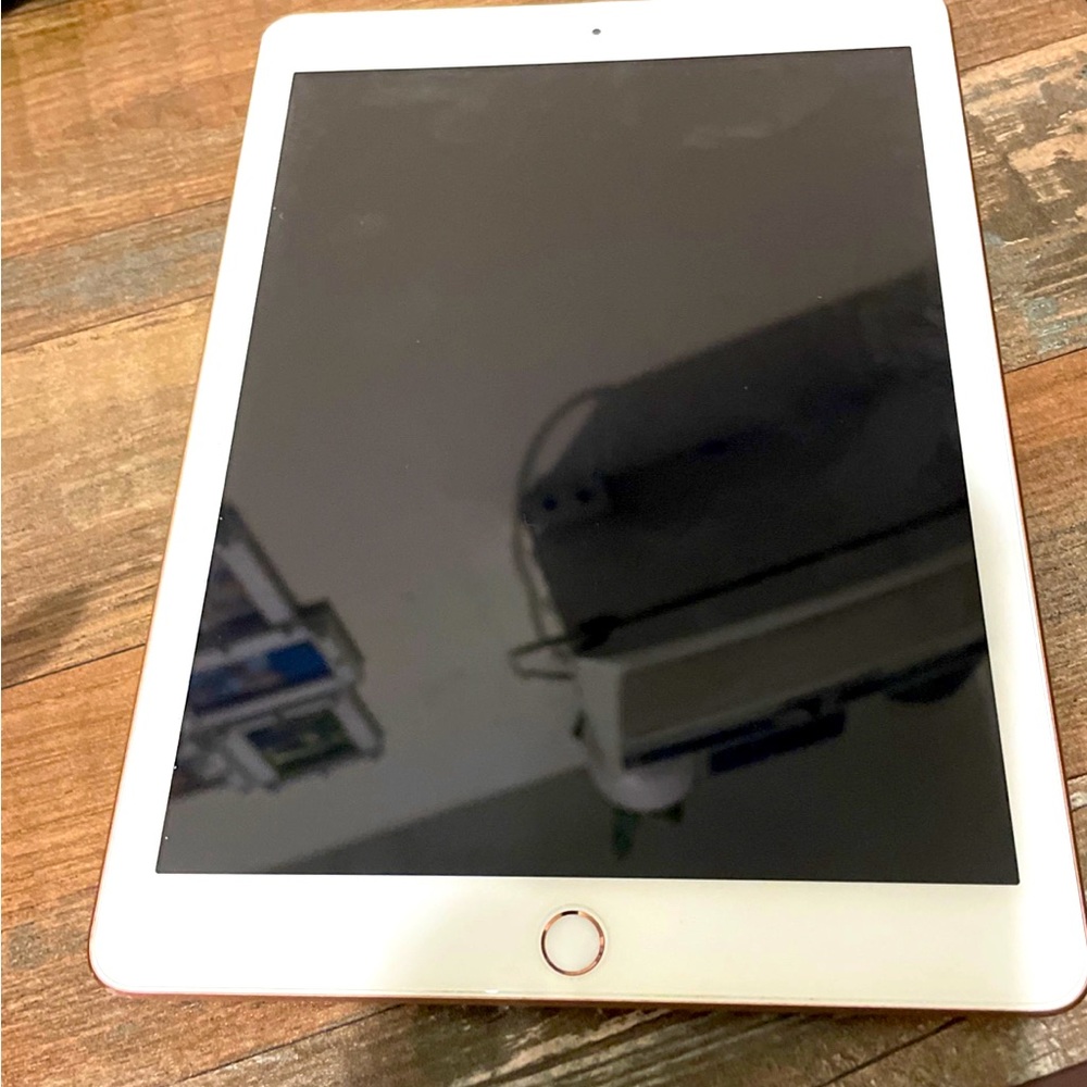 iPad generation 6th rose gold